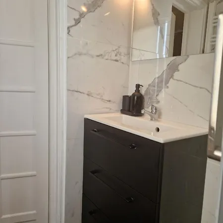 Apartment Whole To Rent - Not Shared *